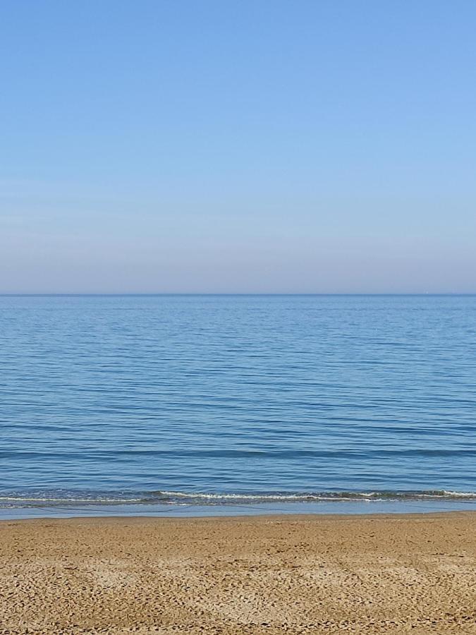 Un Nid D ' Amour Cabourg Exterior photo